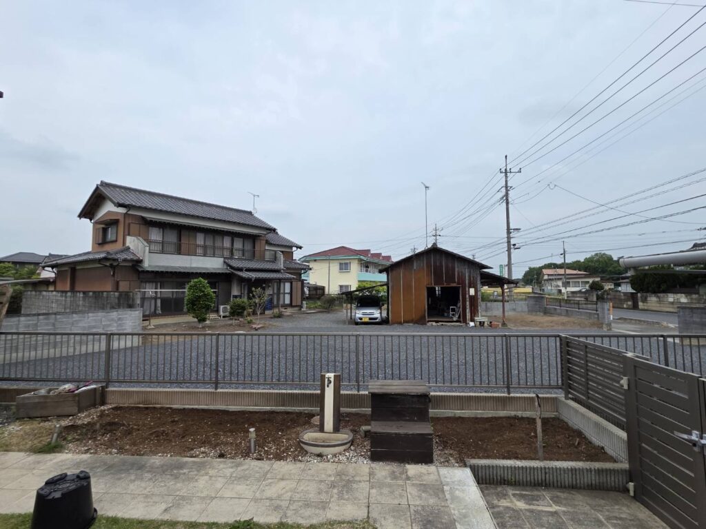 コニファー伐採・抜根工事