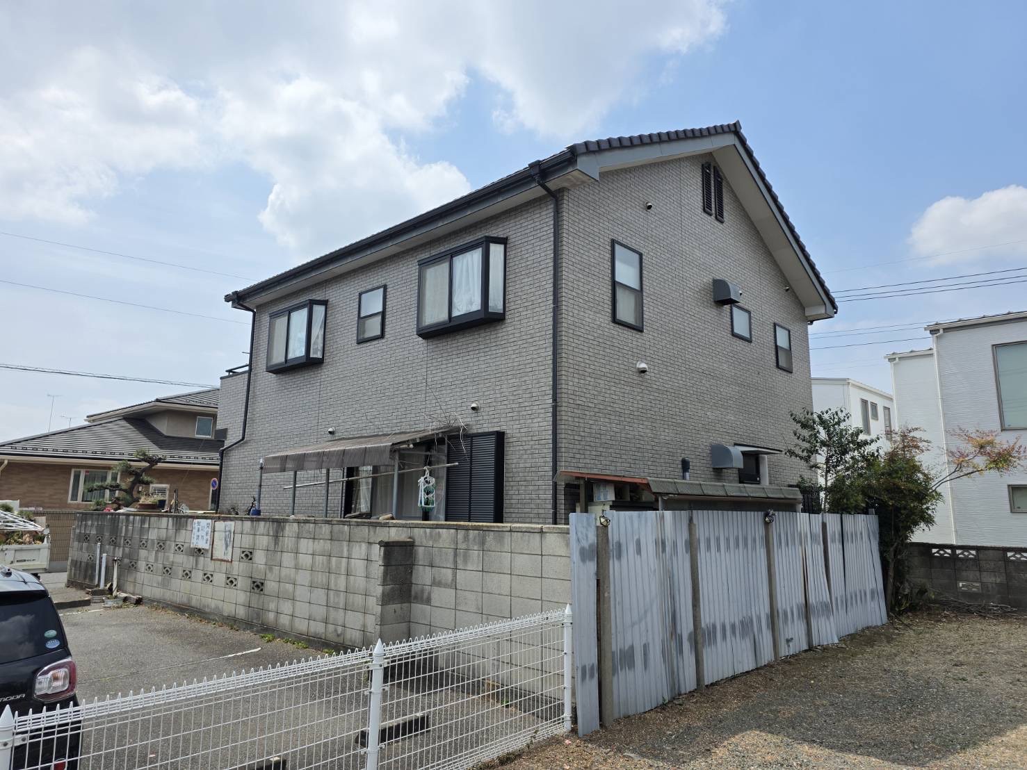 イトヒバ、ツバキの伐採